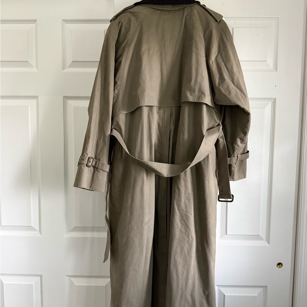 Vintage Burberry Trench Coat w zip-out wool lining and collar - Picture 4 of 8